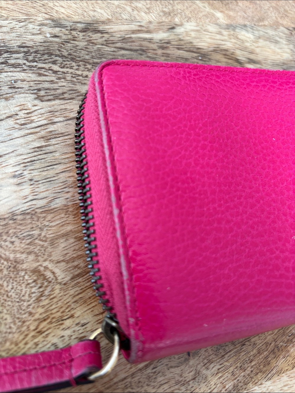 Gucci Hot Pink Leather Butterfly Zip-Around Wallet with Gold Hardware - Picture 4 of 4